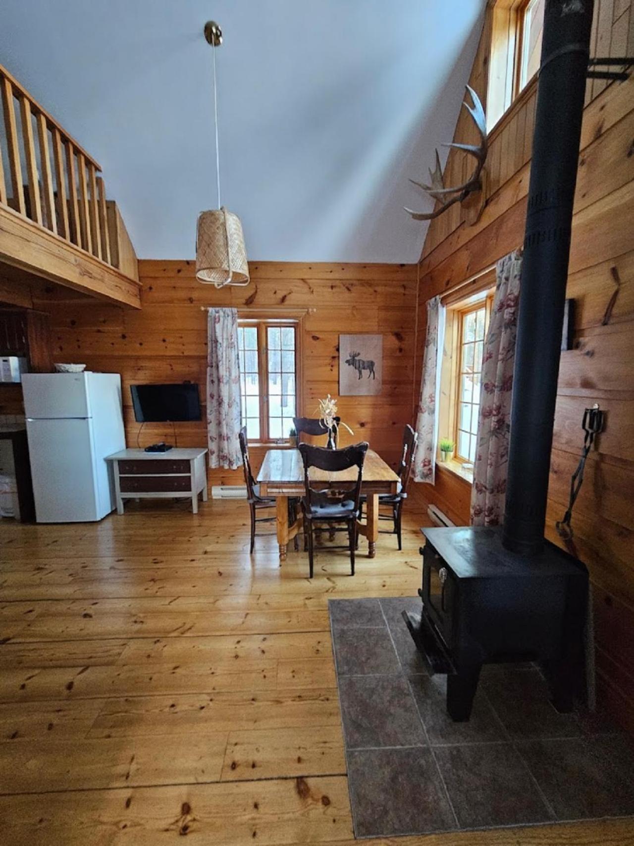 Les Chalets Sur Le Cap Saint Joachim エクステリア 写真