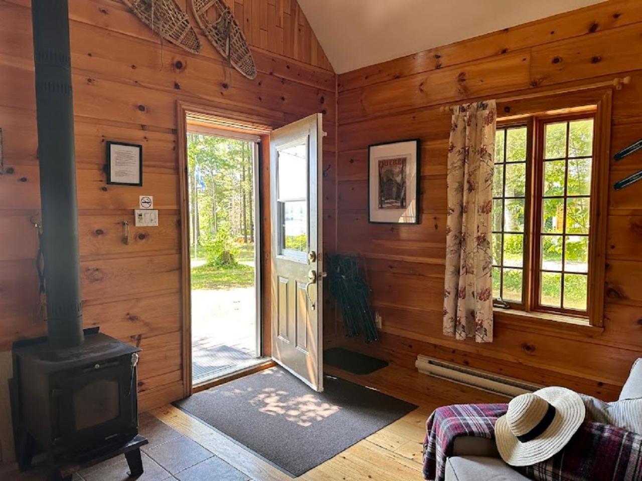 Les Chalets Sur Le Cap Saint Joachim エクステリア 写真