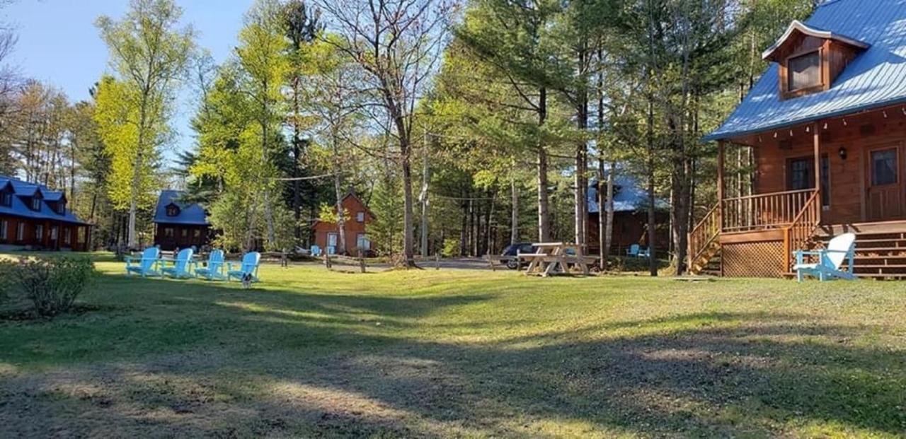Les Chalets Sur Le Cap Saint Joachim エクステリア 写真
