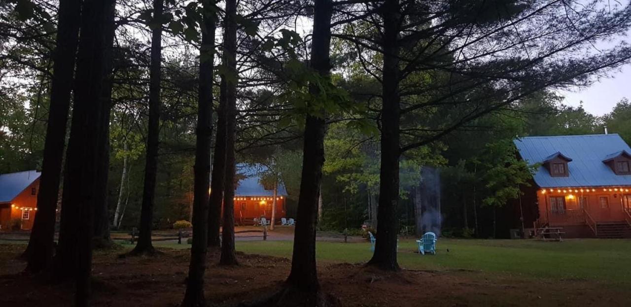 Les Chalets Sur Le Cap Saint Joachim エクステリア 写真