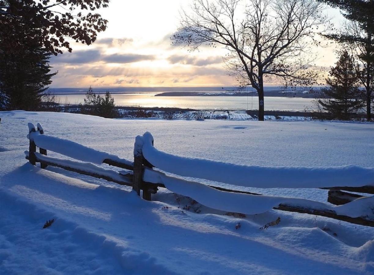 Les Chalets Sur Le Cap Saint Joachim エクステリア 写真